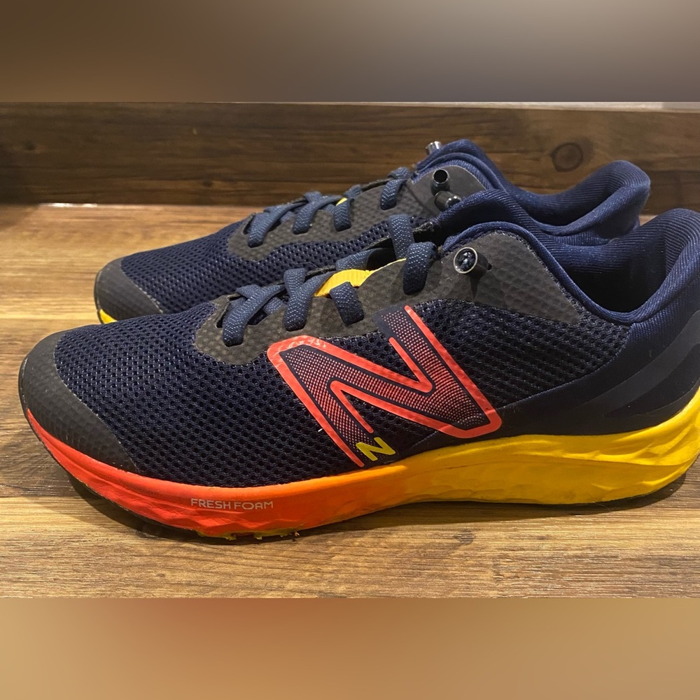 New Balance Blue Fresh Foam Arishi v4 Bungee Sneakers Size 6